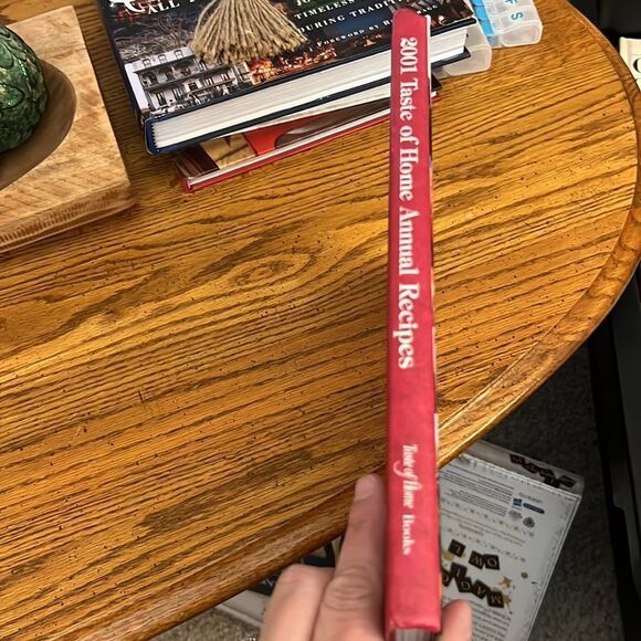 2001, Taste of Home Annual Recipes, 322 page cookbook - Picture 3 of 4